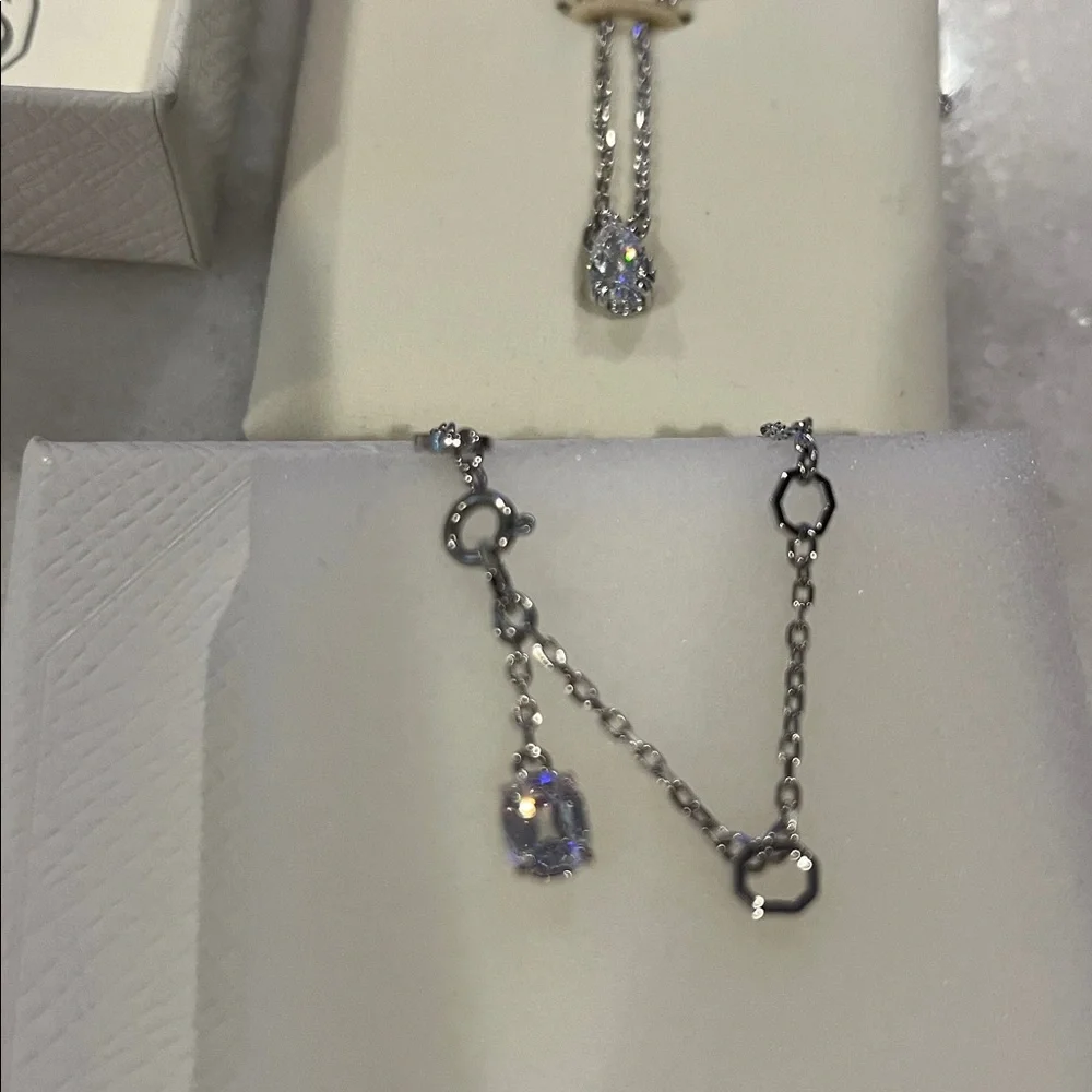 SWAROVSKI PEAR DROP Silver Necklace BRAND NEW ADJUSTABLE 16-18inch - Picture 4 of 4